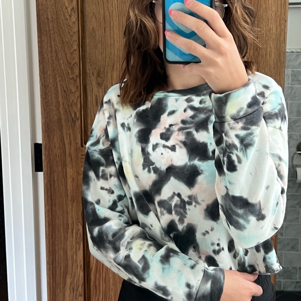 target colsie cropped tie-dye sweatshirt